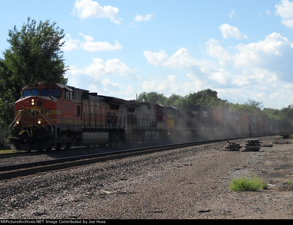 BNSF 5196 East